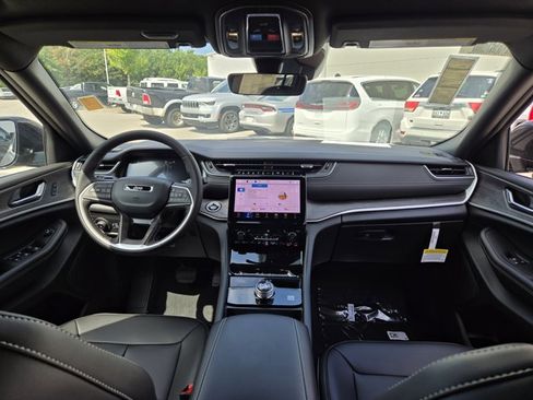 New 2025 Jeep Grand Cherokee L Limited w/ Black Appearance Package image 31