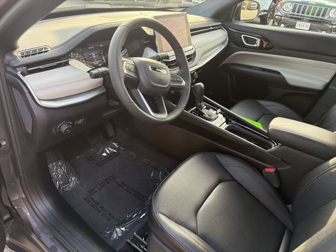 Certified 2024 Jeep Compass Limited w/ Sun and Sound Group image 5