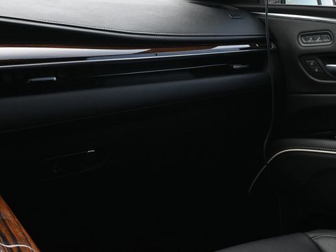 Used 2023 Cadillac Escalade Luxury AWD/4WD image 8