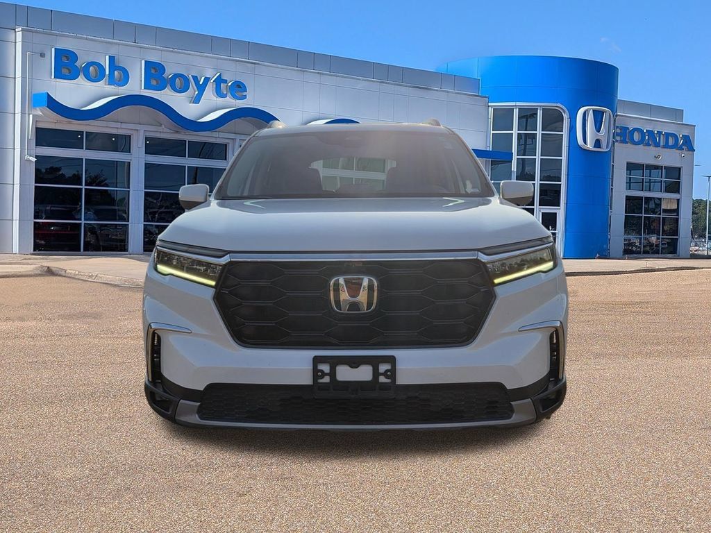 Used 2025 Honda Pilot Elite image 2