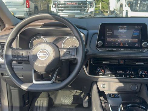 Used 2021 Nissan Rogue SV AWD/4WD image 11