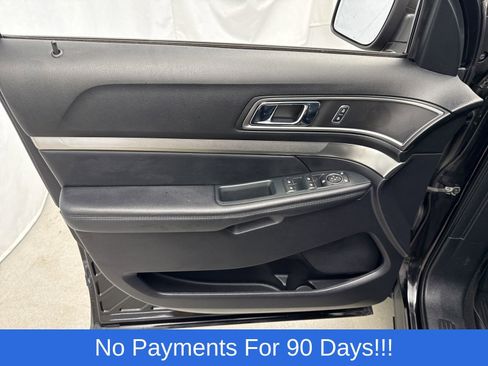 Used 2019 Ford Explorer XLT w/ Equipment Group 202A image 11