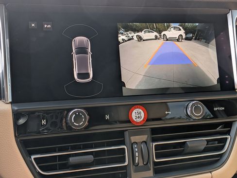 New 2026 Porsche Macan image 20