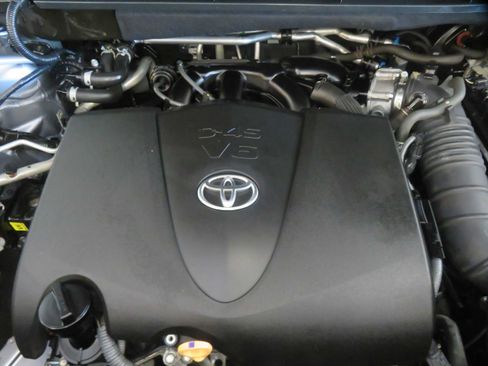 Used 2021 Toyota Highlander Platinum FWD image 70