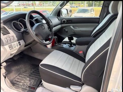 Used 2011 Toyota Tacoma 4x4 Regular Cab image 16
