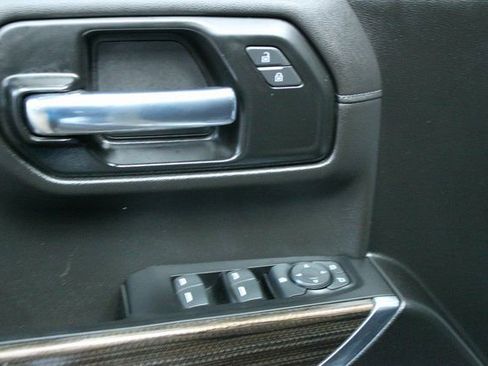 Used 2022 Chevrolet Silverado 1500 LT Trail Boss image 12