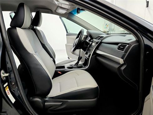 Certified 2017 Toyota Camry SE image 28