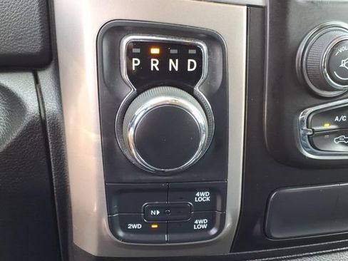 Used 2019 RAM 1500 Classic SLT w/ Luxury Group AWD/4WD image 18