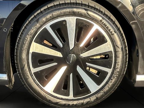 Used 2024 Lucid Air Touring image 23