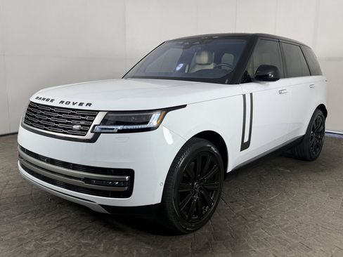 Used 2023 Land Rover Range Rover SE AWD/4WD image 3