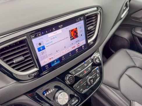 New 2026 Chrysler Voyager LX image 19