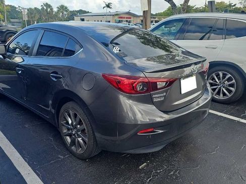 Used 2018 MAZDA MAZDA3 Touring image 3