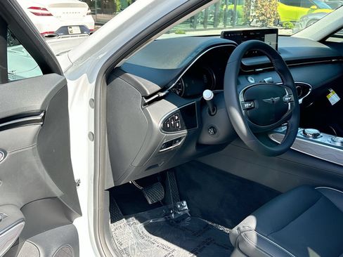 Certified 2025 Genesis GV70 2.5T w/ Advanced Package AWD/4WD image 10