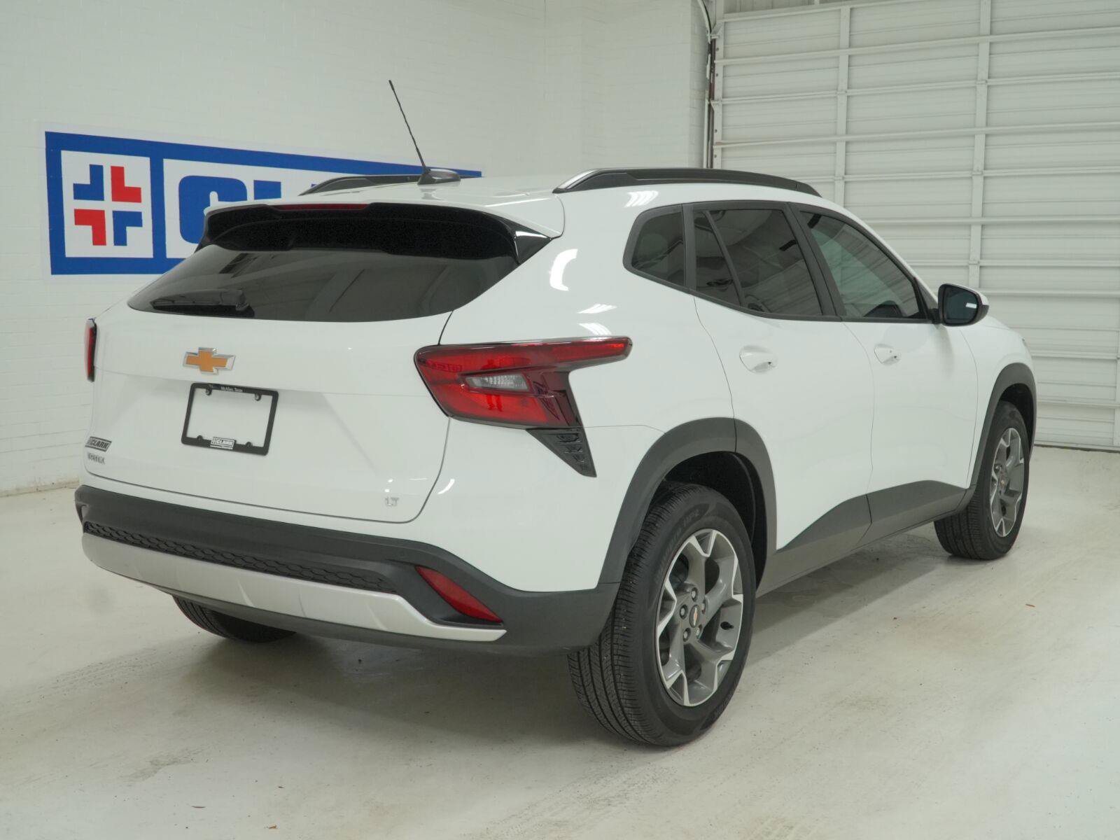 Used 2026 Chevrolet Trax LT w/ Driver Confidence Package FWD image 21