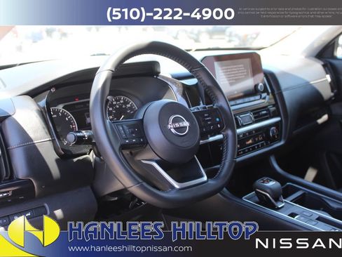 Used 2025 Nissan Pathfinder SV FWD image 12