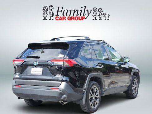 Used 2023 Toyota RAV4 XLE Premium AWD/4WD image 4