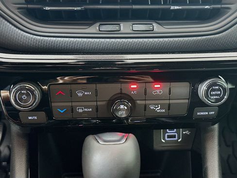 New 2026 Jeep Compass Latitude AWD/4WD image 15
