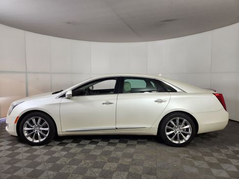 Used 2013 Cadillac XTS Premium image 4