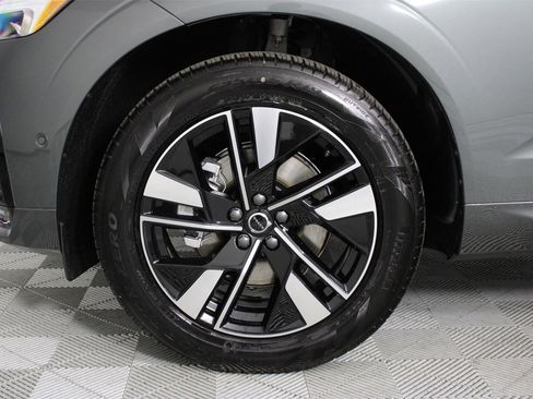 New 2026 Volvo XC60 B5 Plus image 13