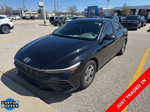 Used 2024 Hyundai Elantra SE FWD image 1