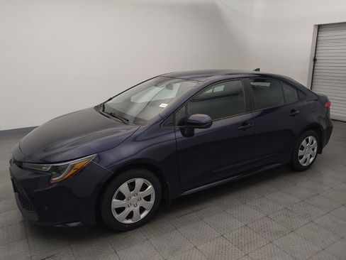 Used 2022 Toyota Corolla LE image 2