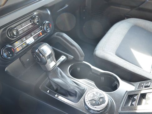 Used 2022 Ford Bronco Big Bend w/ Sasquatch Package image 14