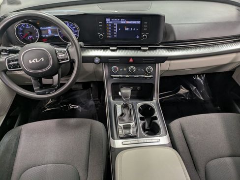 Certified 2022 Kia Carnival LX image 24