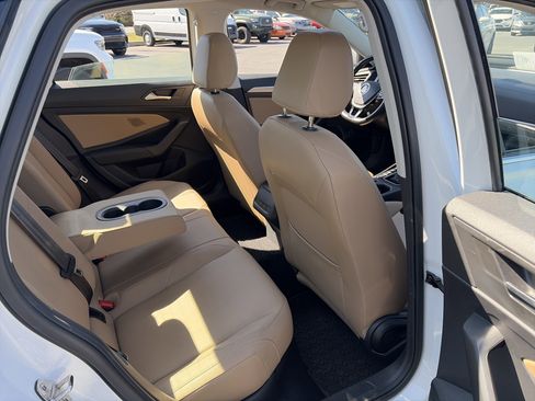 Used 2019 Volkswagen Jetta SE image 26