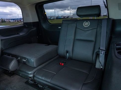 Used 2013 Cadillac Escalade Platinum image 19