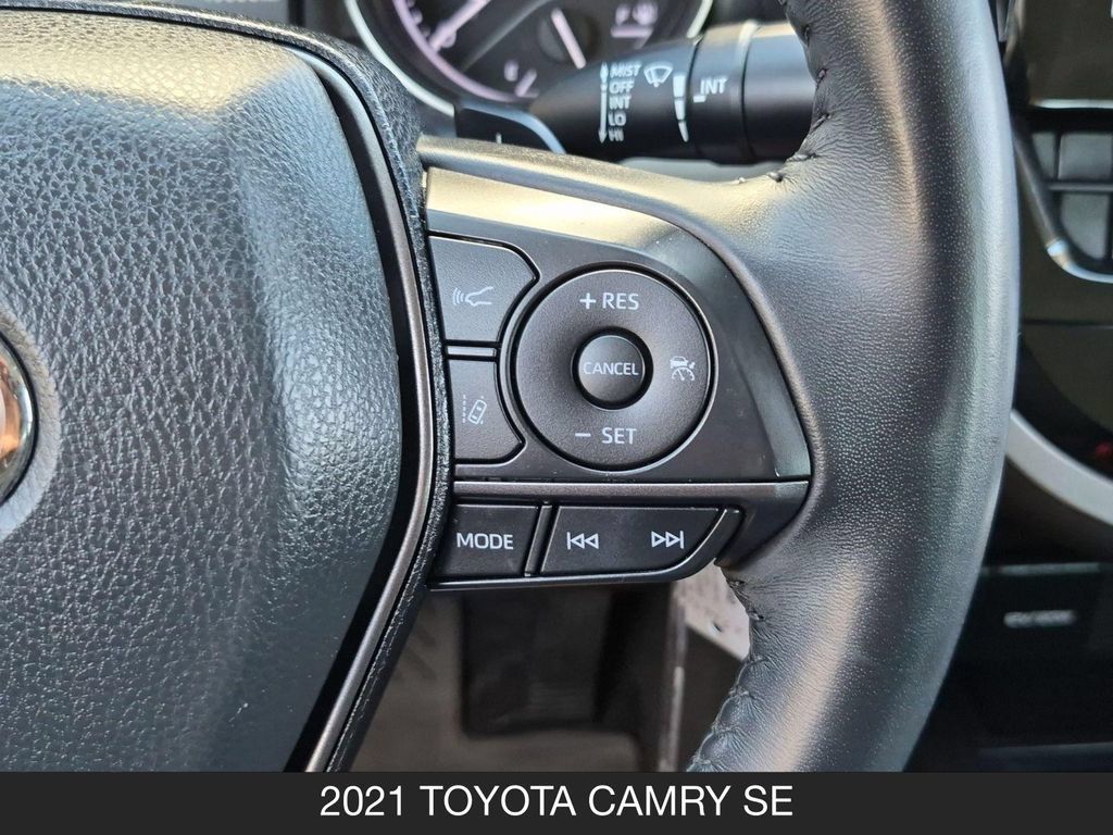 Used 2021 Toyota Camry SE FWD image 18