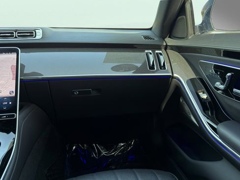 Used 2022 Mercedes-Benz S 500 4MATIC w/ AMG Line Package image 60