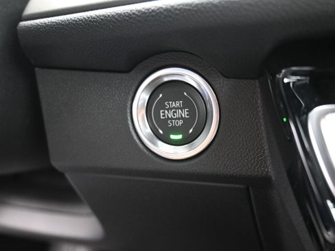 New 2026 Chevrolet Traverse LT w/ Sun and Wheel Package FWD image 18