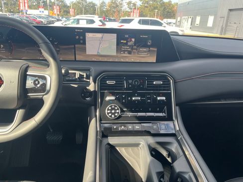 New 2026 Nissan Armada PRO-4X w/ Captain's Chari Seat Package image 18