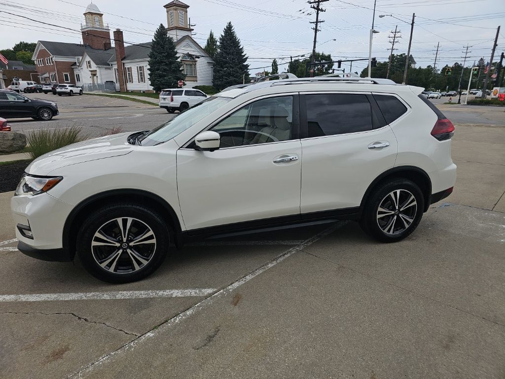 Used 2020 Nissan Rogue SV w/ Sun & Sound Touring Package AWD/4WD image 11
