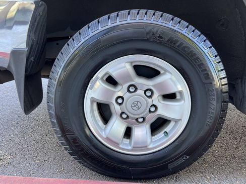 Used 2002 Toyota 4Runner SR5 RWD image 26