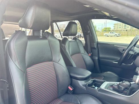 Used 2021 Toyota RAV4 XSE w/ Carpet Mat Package (TMS) AWD/4WD image 27
