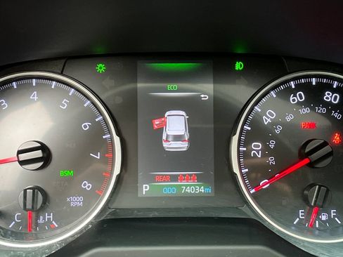 Used 2019 Toyota RAV4 XLE w/ Convenience Package AWD/4WD image 15