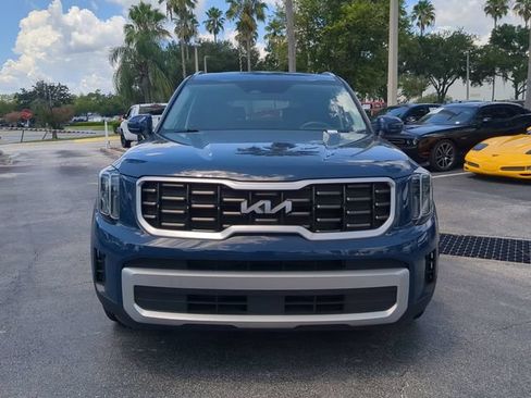 Used 2025 Kia Telluride S AWD/4WD image 3