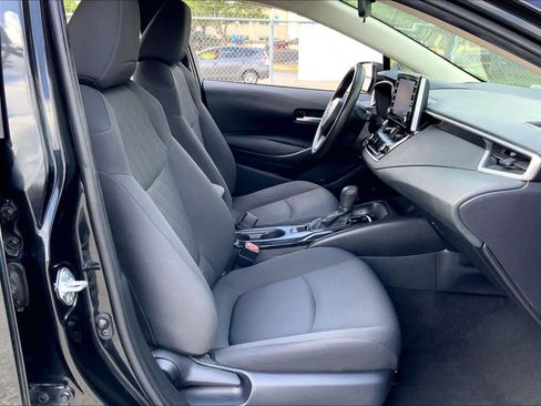 Used 2021 Toyota Corolla LE FWD image 9