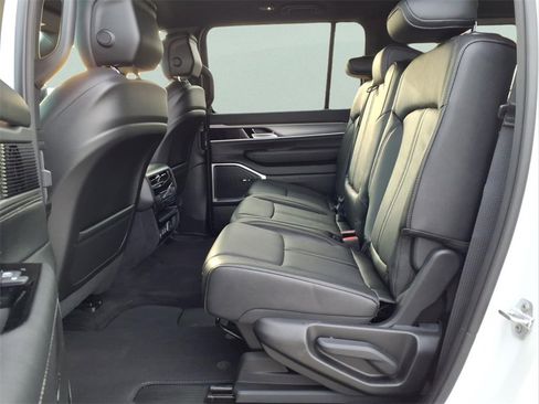 New 2026 Jeep Grand Wagoneer Limited image 12
