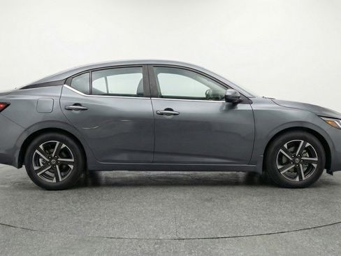 Used 2025 Nissan Sentra SV image 11