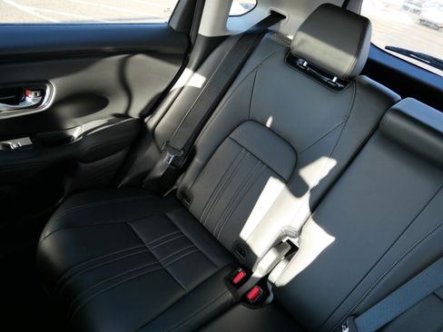 Certified 2025 Honda HR-V EX-L image 12