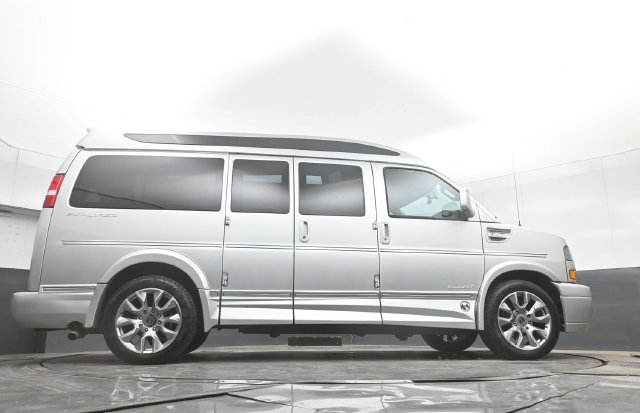 Used 2022 GMC Savana 2500 w/ Enhanced Convenience Package RWD image 58