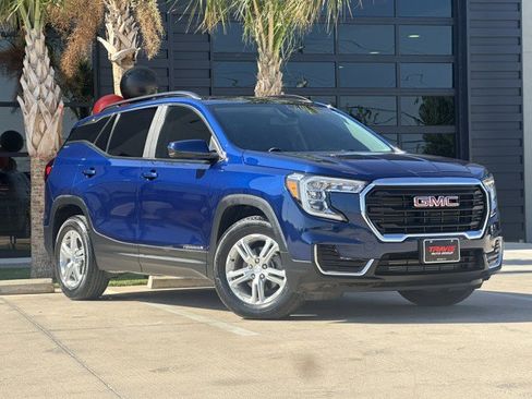 Used 2023 GMC Terrain SLE w/ Driver Convenience Package image 5