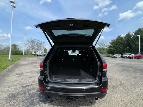 Used 2018 Jeep Grand Cherokee Trailhawk AWD/4WD image 18