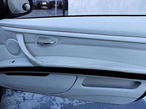 Used 2013 BMW 335i Convertible w/ M Sport Pkg image 14