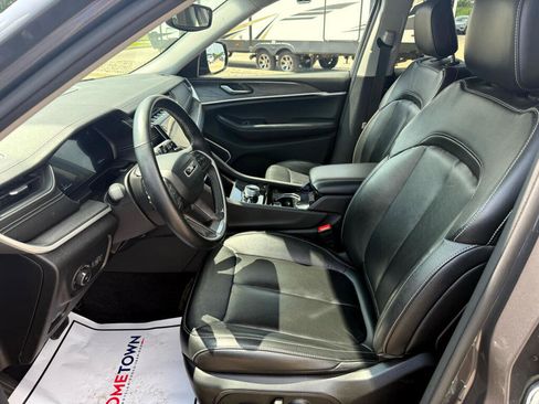 Used 2021 Jeep Grand Cherokee L Limited image 11