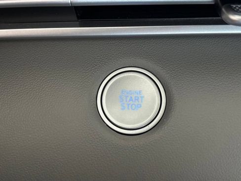 Used 2023 Hyundai Elantra SEL FWD image 6