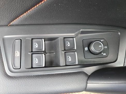 Used 2024 Volkswagen Tiguan Wolfsburg Edition AWD/4WD image 19