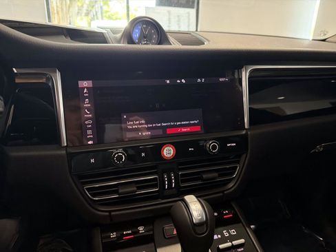 New 2026 Porsche Macan image 21